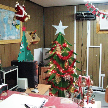 Как украсить офис к Рождеству